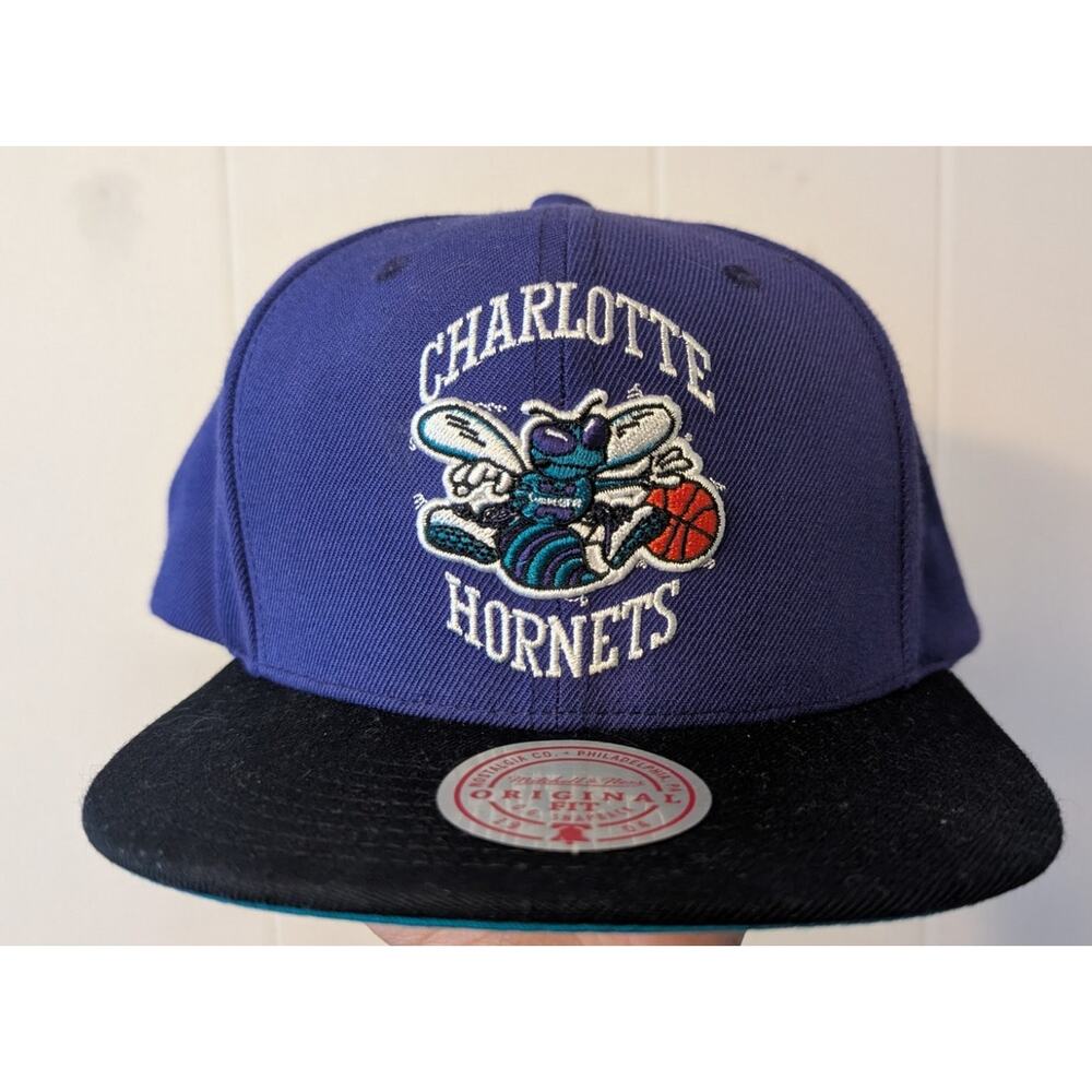 Mitchell and Ness Charlotte Hornets Snapback NWOT